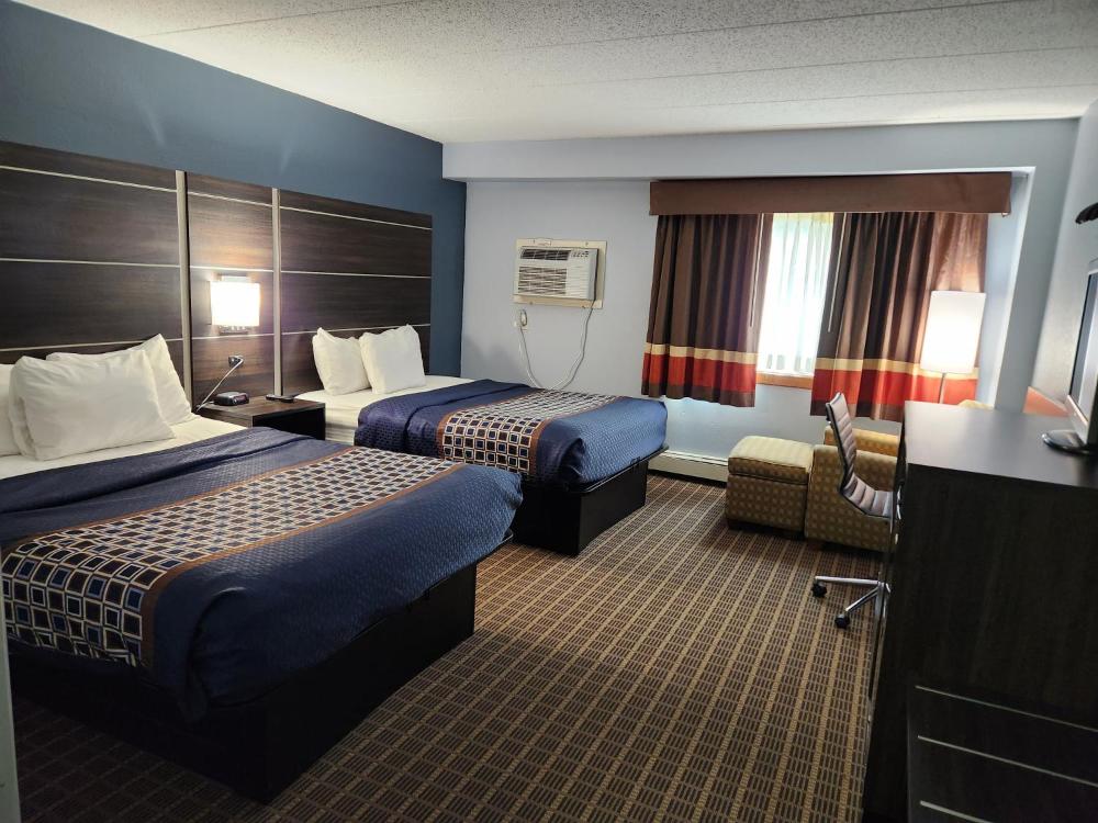 Queen Room with Two Queen Beds interior